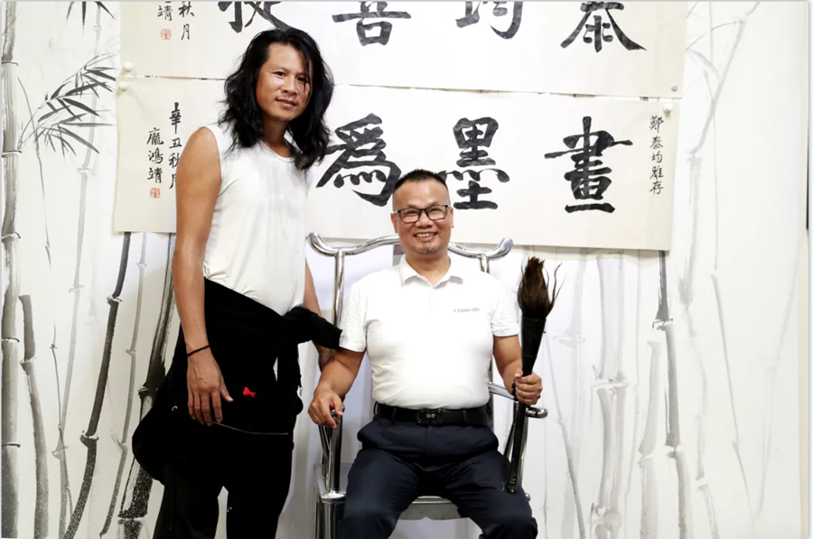 CDWK創(chuàng)點(diǎn)·設(shè)計(jì)部的小伙伴們拜訪畫(huà)行者鄭泰均老師